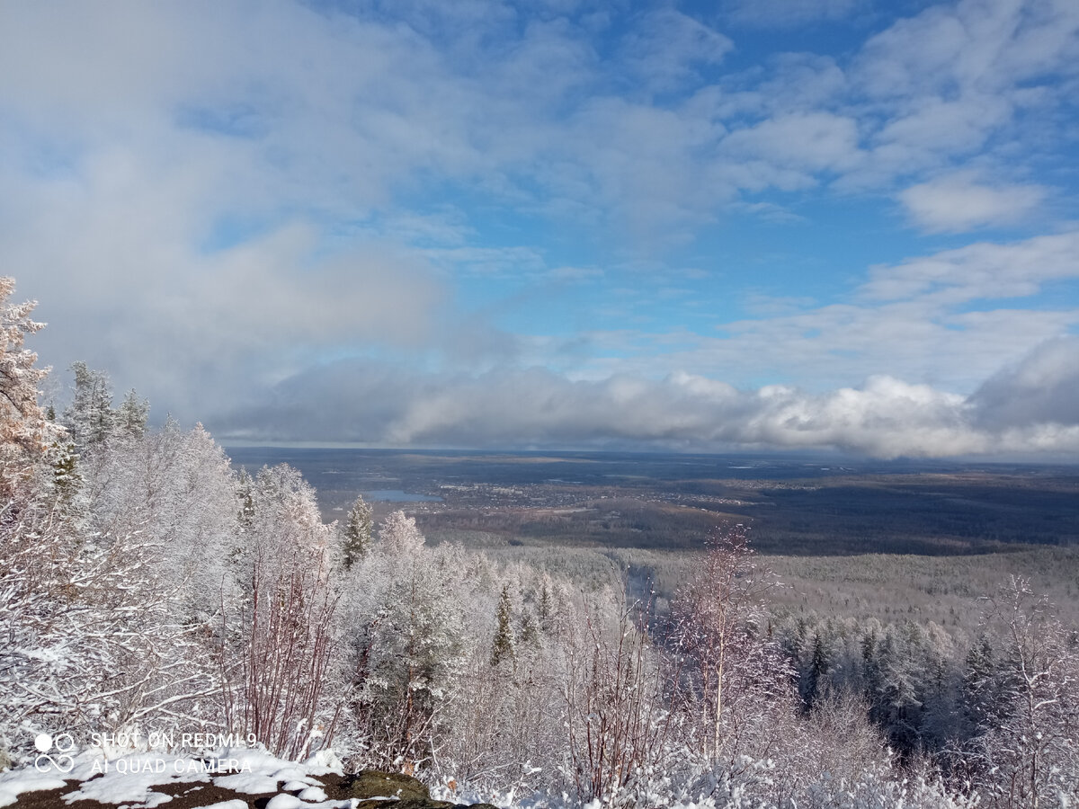 Последний мой очерк был о похоже на гору Синяя близ посëлка Баранчинский. 