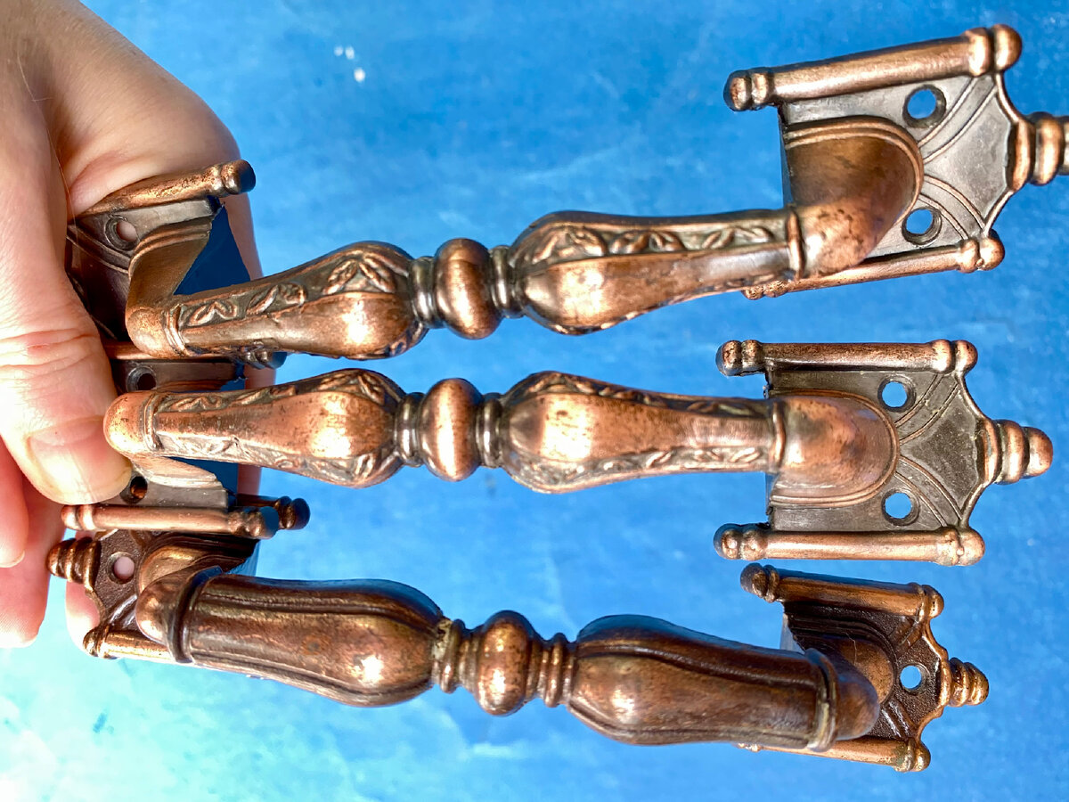 Купили 2 верхние ручки под бронзу - 450 руб. штука