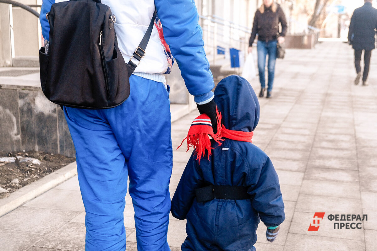 Неуемная любовь к ребенку в будущем может привести к проблемам в семье.  Фото: Полина Зиновьева