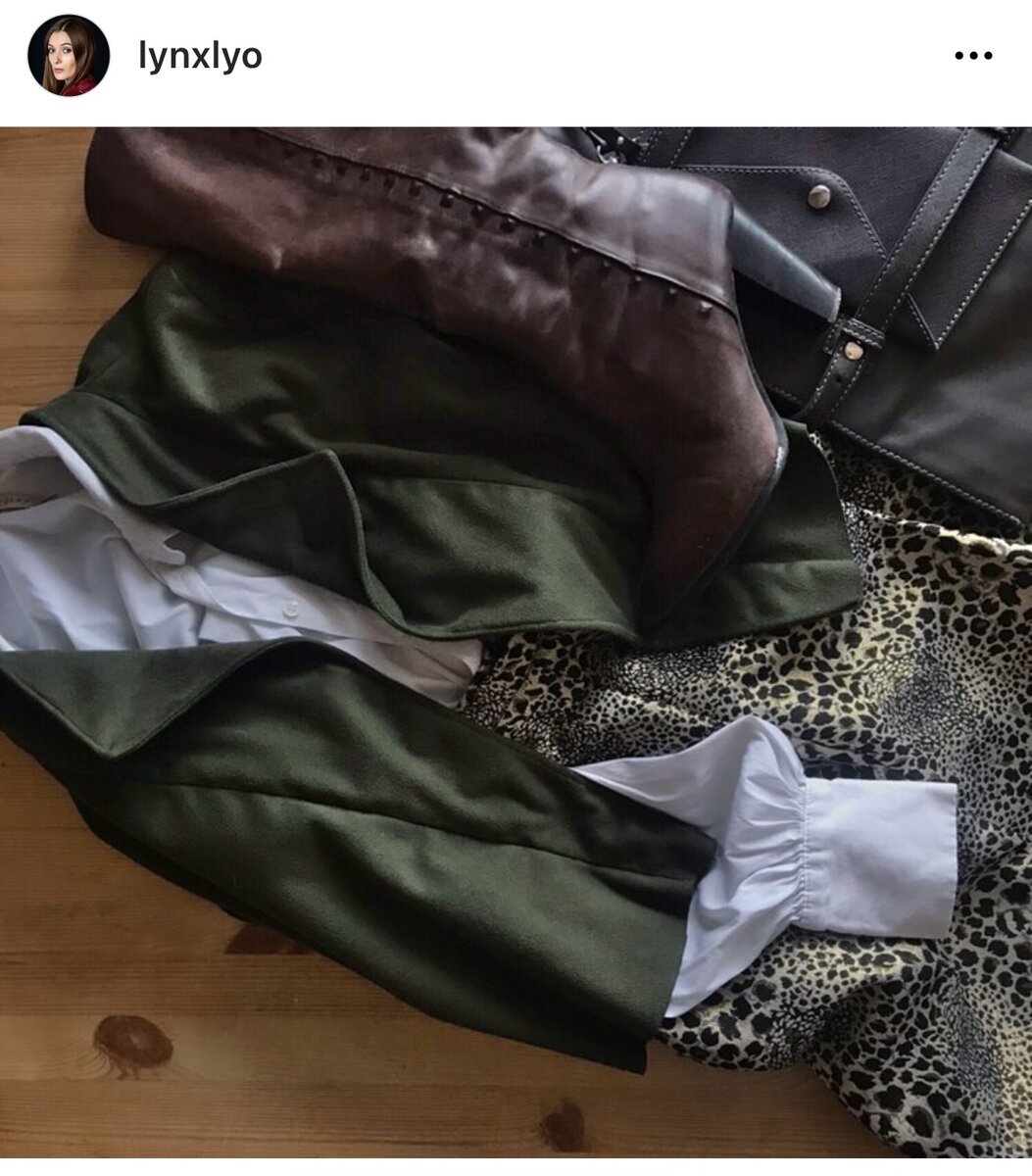 Металлизированные хризнатемы с замшевой курточкой и белой рубашкой. Рукав широкий, люблю такое. 