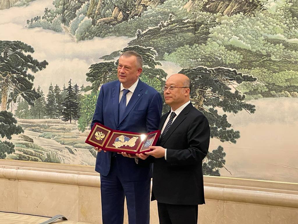 Губер Ленобласти в Китае