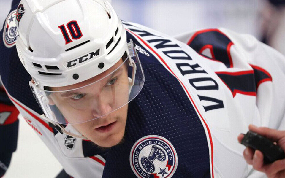 ​Воронков умеет здорово играть на пятаке, действовать в подыгрыше партнерам и, конечно, применять эффектные силовые приемы в адрес соперниковФото: nhl.com 