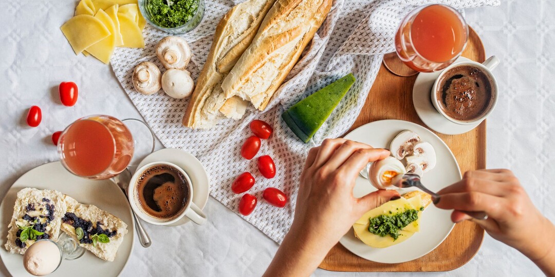 Почему некоторые продукты лучше не есть на голодный желудок?