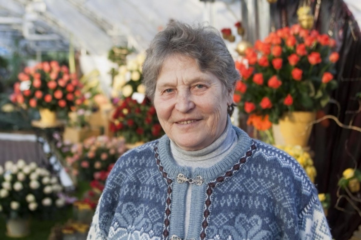    Уже готово несколько вариантов панно.