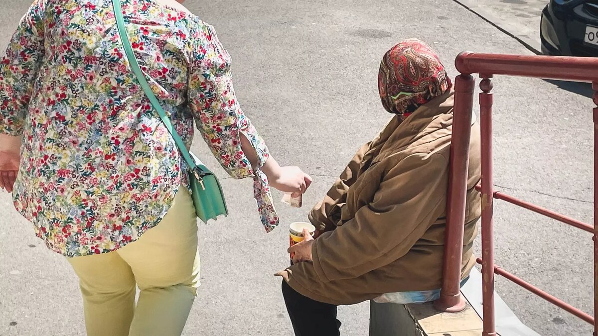     В следующем году фактическое отсутствие необлагаемых минимальных доходов и усиление инфляции, приведет к увеличению номинальных, а не реальных доходов населения, а значит, дальнейшему материальному расслоению общества.