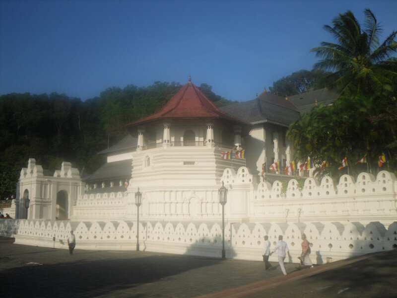 Храм Зуба Будды в Канди.