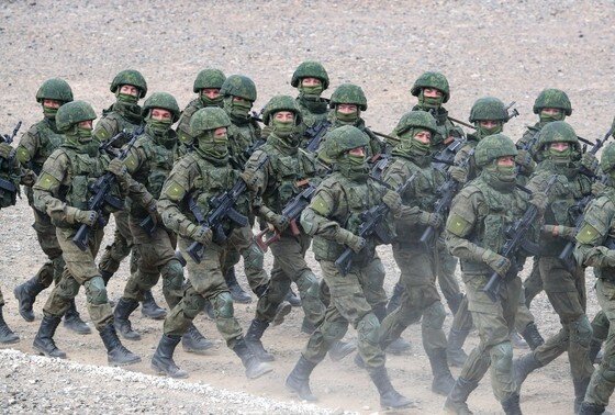    Военнослужащие ВС РФ