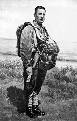 Генерал В.Ф. Маргелов перед первым прыжком с парашютом. 