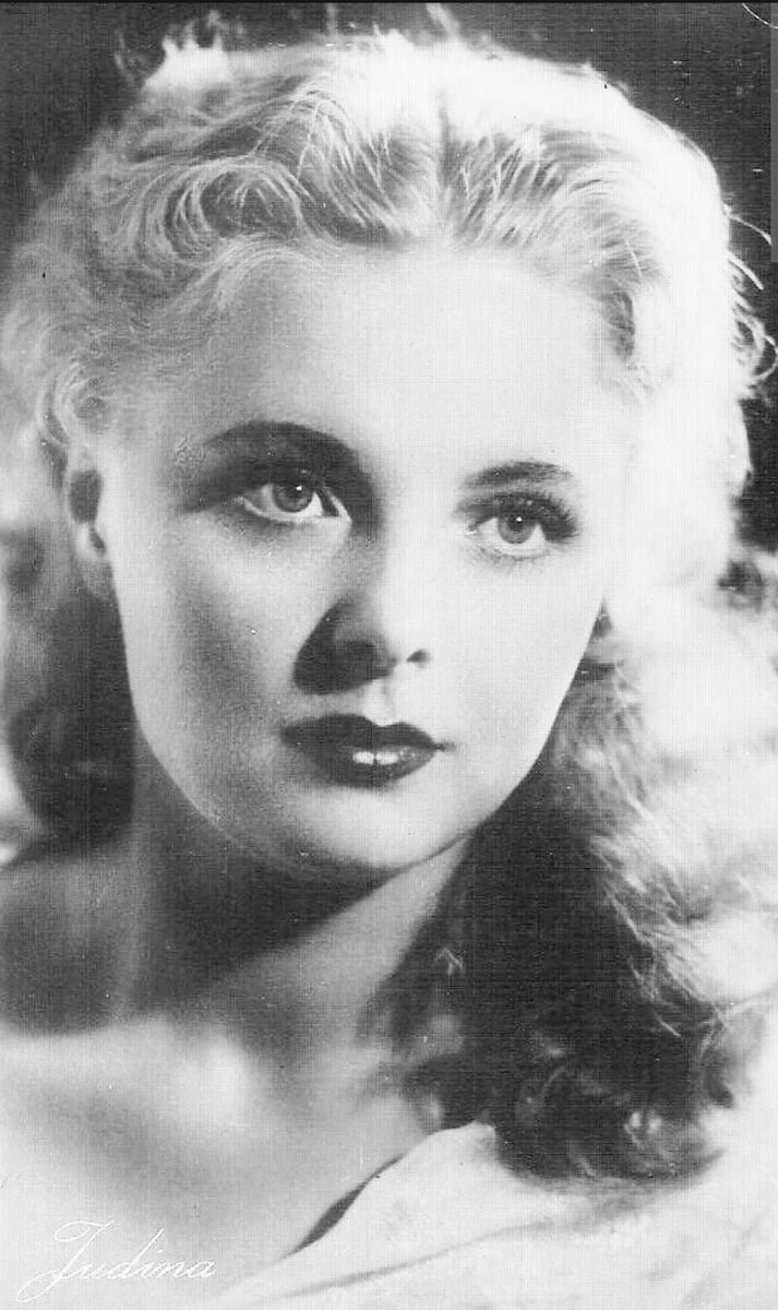 Лилии Витальевны Юдина, актриса Малого театра