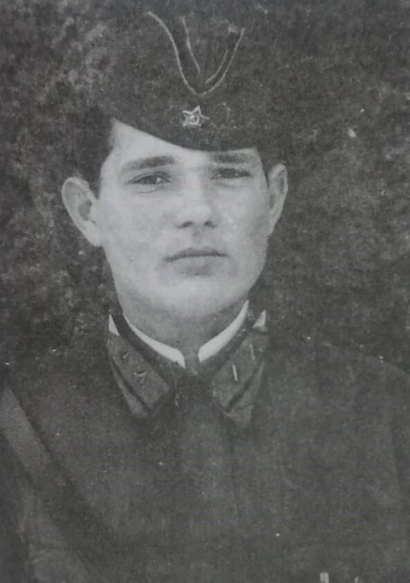 Стрелок-радист СБ-2, сержант Евгений поваляев, г. Золотоноша, Украина, июль 1941 года.