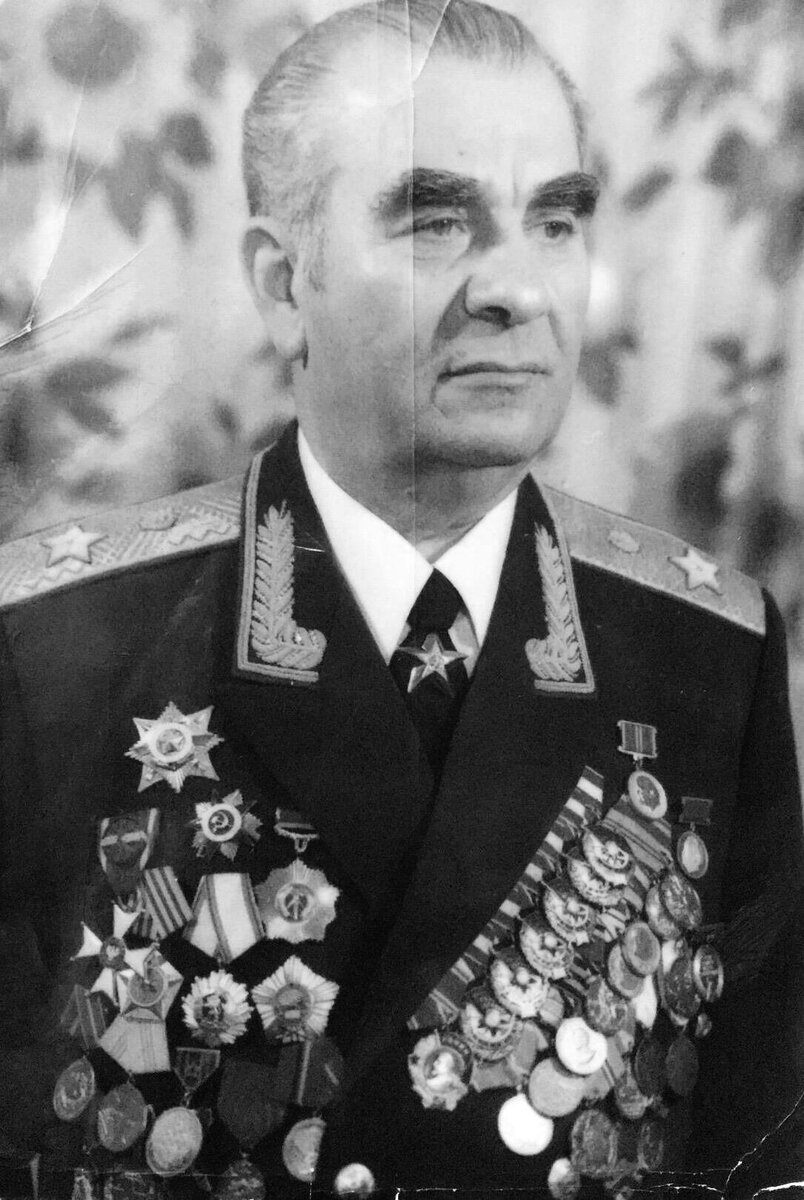 Кавалер шести орденов Красного Знамени – генерал армии Е. Е. Мальцев.
