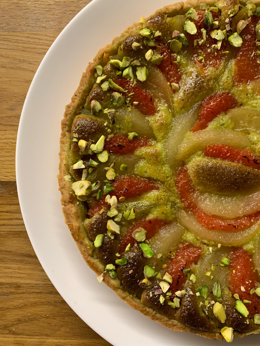 Необычное сочетание груш и грейпфрута