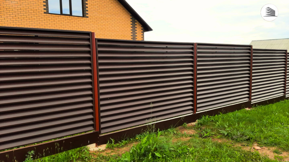 Столбы на столбчатом фундаменте