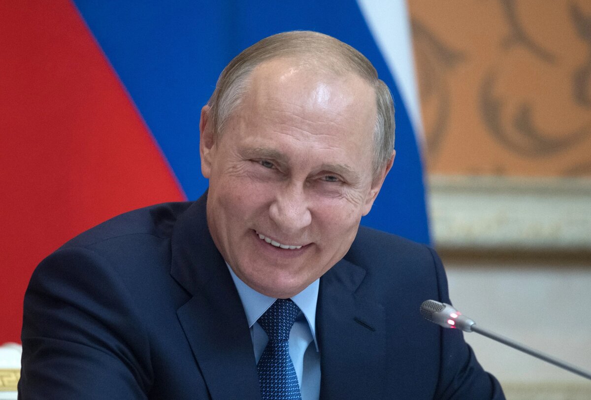 Вопреки тому, что совсем недавно президент России, Владимир Путин, присутствовал на "Валдайском форуме" и посетил Китай, где продемонстрировал впечатляющую физическую подготовку, западные СМИ сумели-15