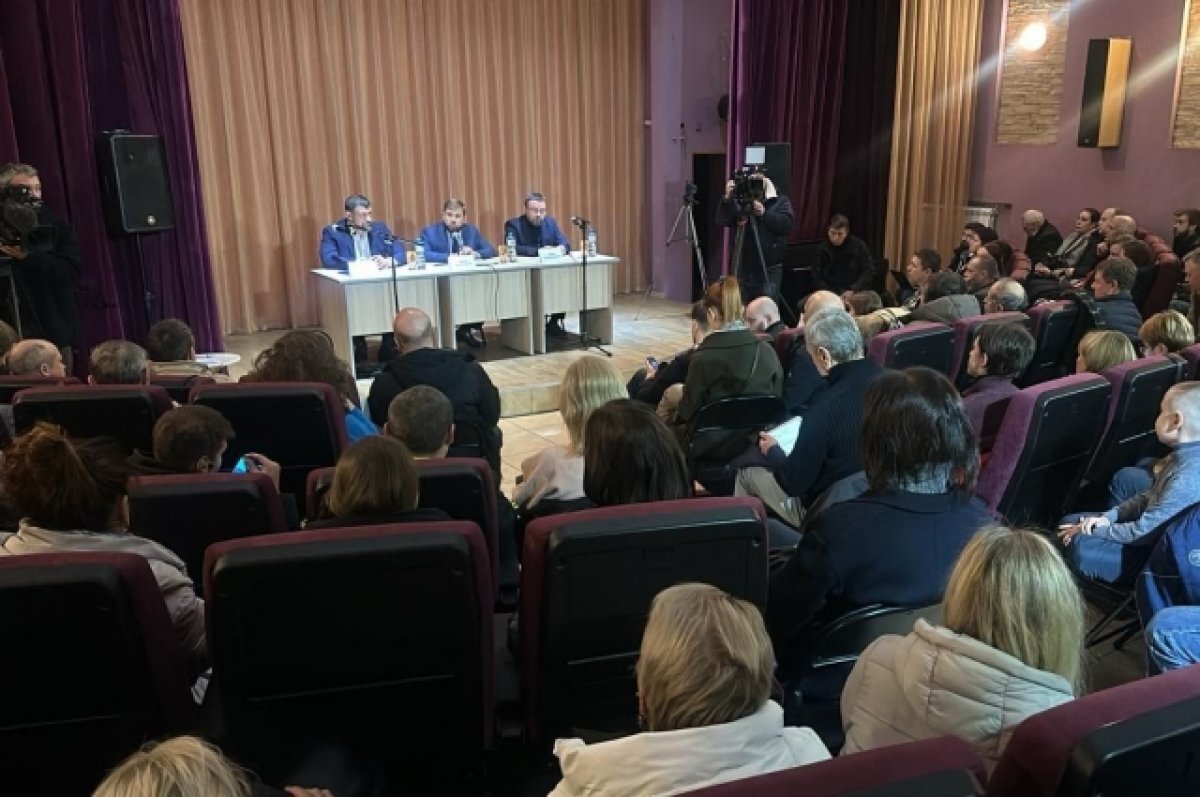   Комтранс обсудил с жителями платную парковку в Василеостровском районе