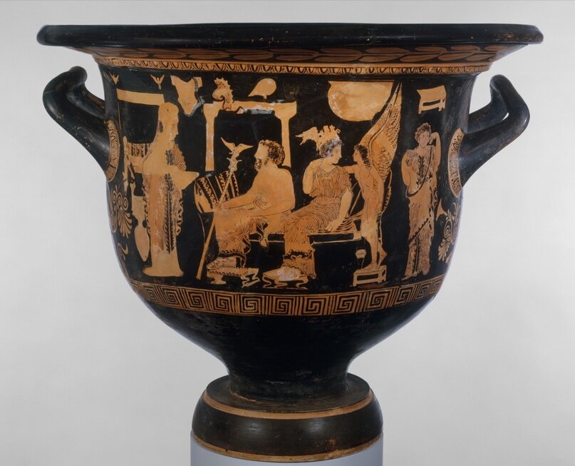 Терракотовый сосуд-кратер, датируется ок. 400 - 380 г. до н.э. Коллекция Метрополитен музей.