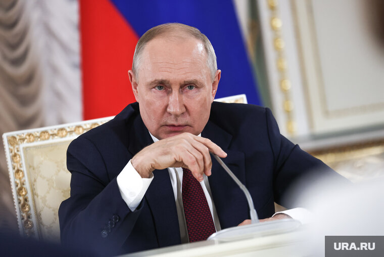    Владимир Путин поднял вопрос незаконного оборота оружия и боеприпасов в РФ