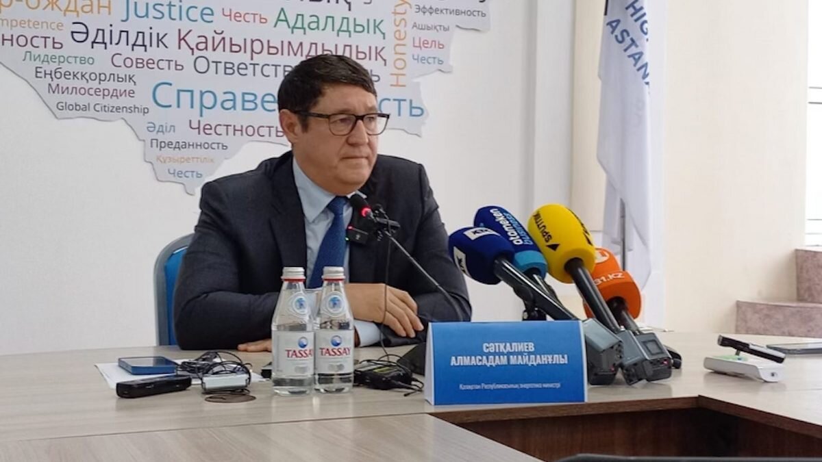    Фото: Bizmedia.kz Август Макаров