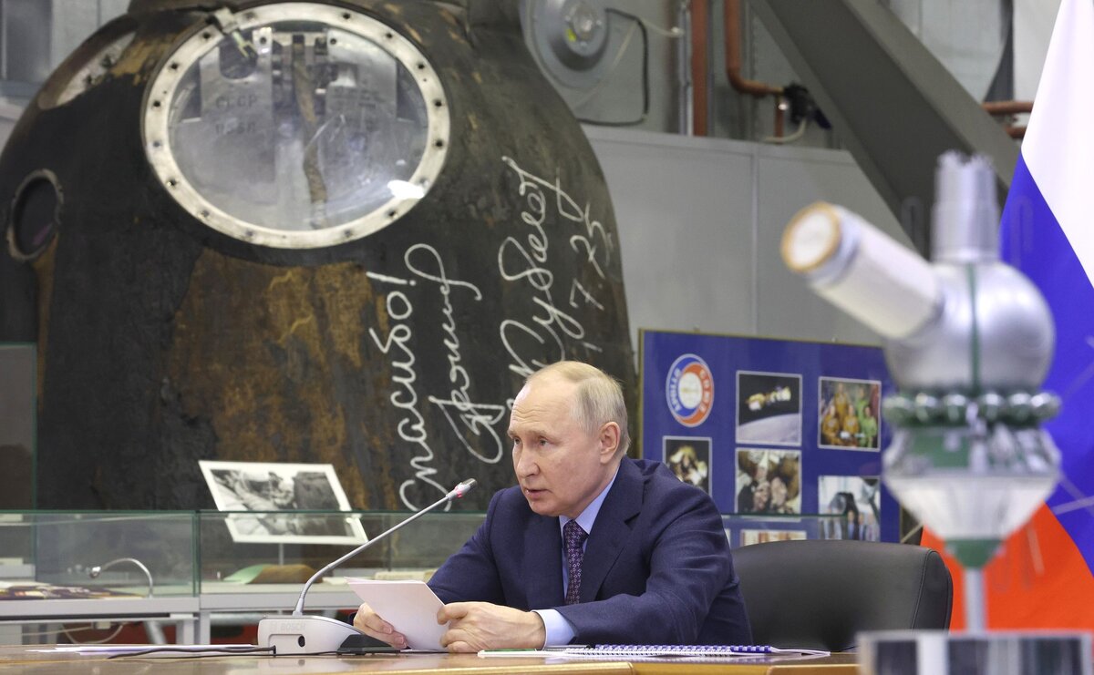 Владимир Путин на совещании по вопросам развития космической отрасли. Фото: Сергей Бобылёв. 26 октября 2023 года. Московская область, Королёв