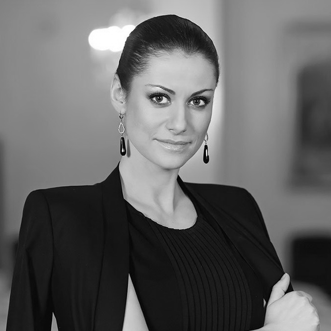 Представительница близнецов - Анна Ковальчук.