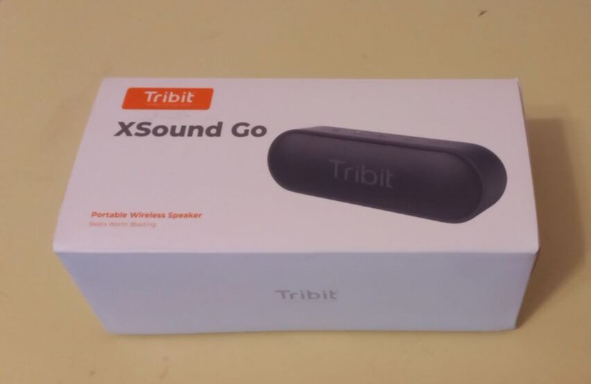 Вот в такой коробочке, ко мне приехала эта замечательная музыкальная колонка. 