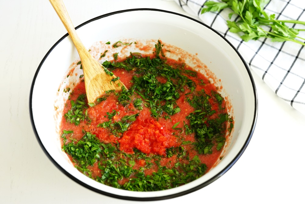 грузинский томатный соус сацебели. рецепт грузинского соуса сацебели. соус томатный грузия сацебели. национальная грузинская кухня аджика. томатный соус сацебели.