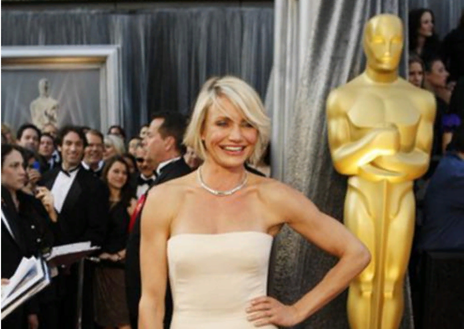     Кэмерон Диас на красной ковровой дорожке "Оскара"-2012 Oscar.go.com