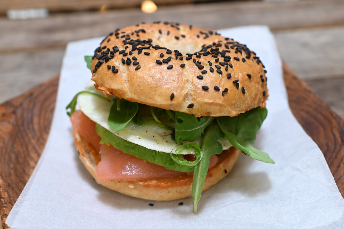 Воздушная выпечка с вкуснейшей начинкой от шеф-повара Сергея Кузнецова и кулинарного блогера Екатерины Кузнецовой из программы «Все правильно»