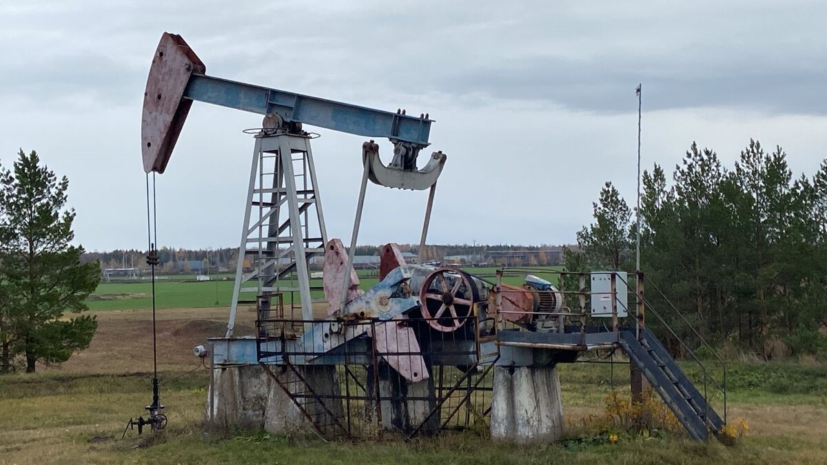 Качалки нефтяные закат