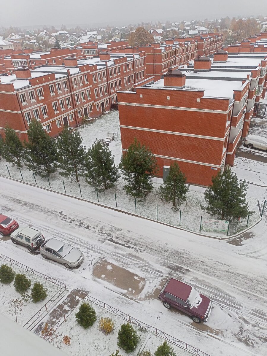 Вот такой вид из окна в Подмосковье.