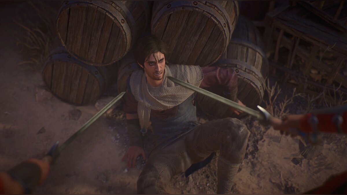 В начале у вас нет ни оружия, ни навыков боя