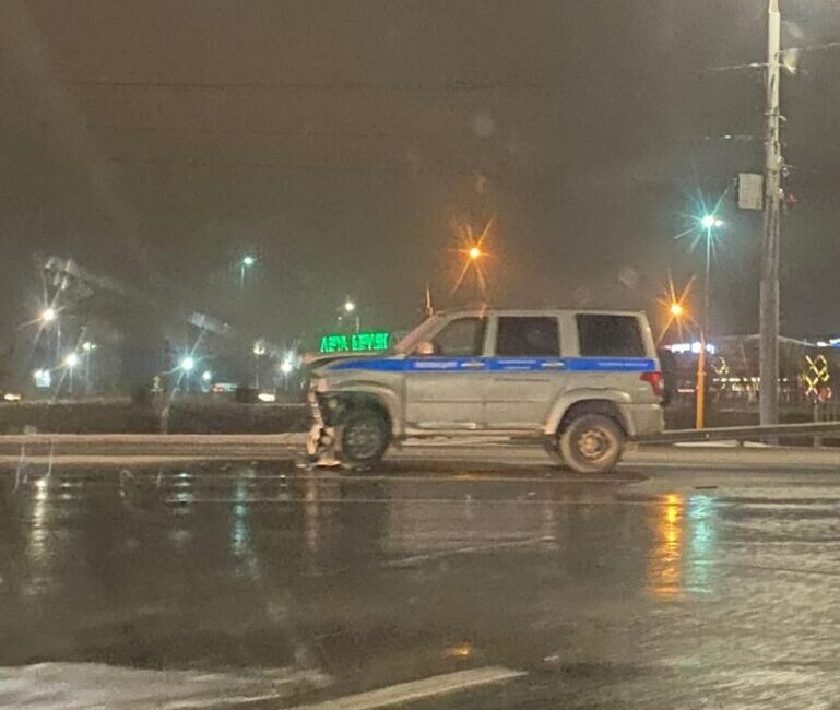    В массовом ДТП на Нежинском шоссе Оренбурга пострадала машина полиции Белов Михаил Александрович