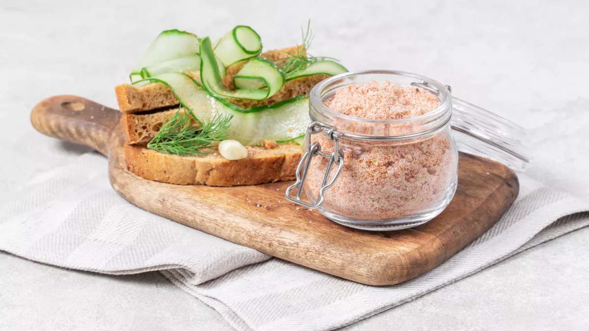 Как приготовить соль с чесноком. Соль со специями адыгейская. Как приготовить соль с чесноком. Как приготовить соль с чесноком. Соль абхазская адыгейская.