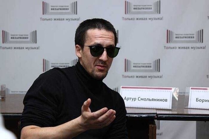 Артура смольянинова фото сейчас Почему сбежавший актёр загрустил на чужбине и заговорил о возвращении на Родину: