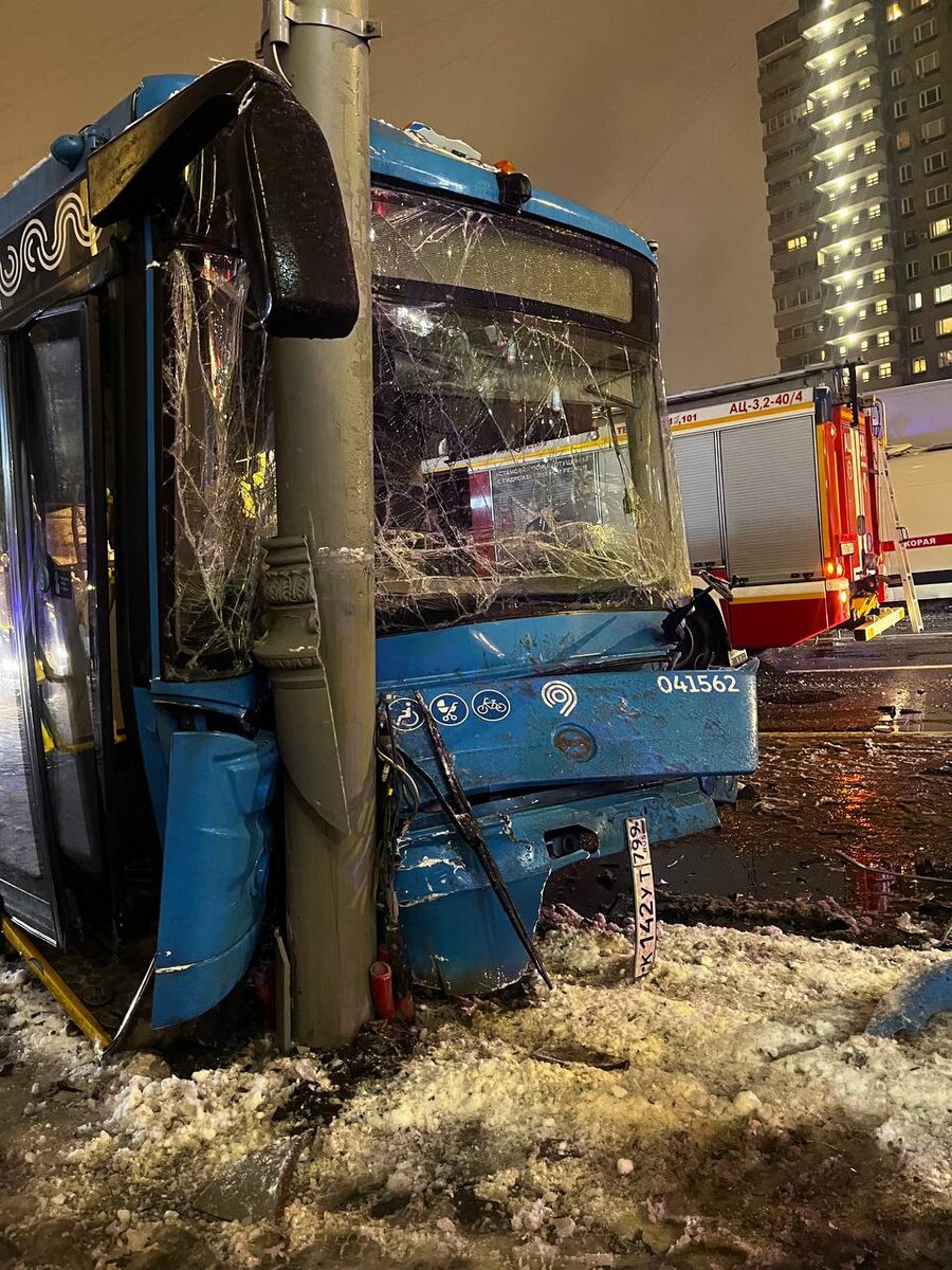 041562 / К142УТ 799RUS.