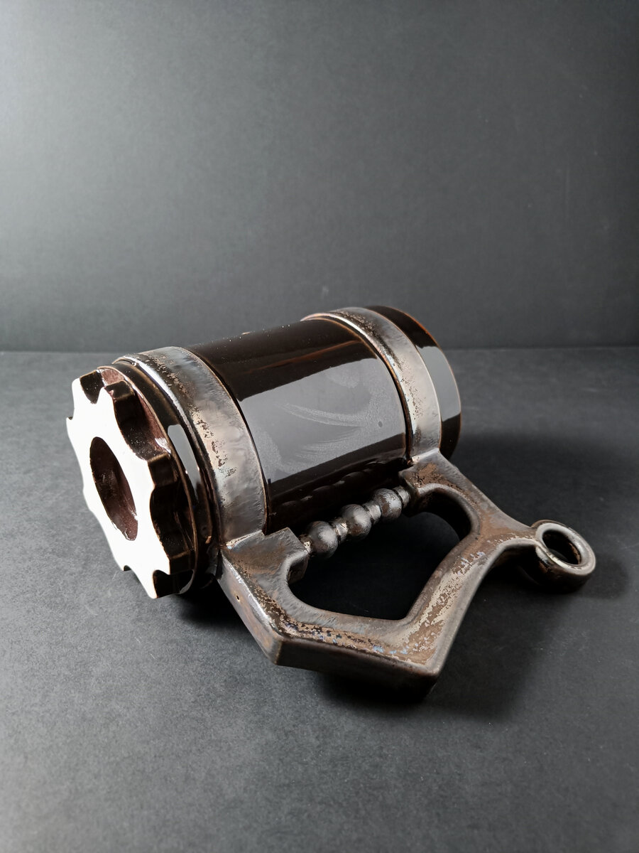 Кружка, 930 мг, литье, глазури, многоступенчатое декорирование