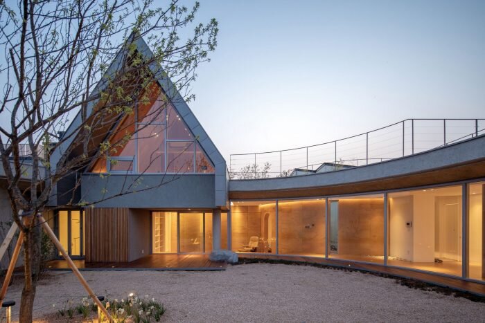 Источник изображения - https://www.arch2o.com/wp-content/uploads/2020/09/Arch2O-walden-house-formative-architects-40-700x467.jpg