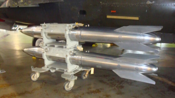    В США планируют начать выпуск нового типа ядерной бомбы B61 Егор Ильяшов