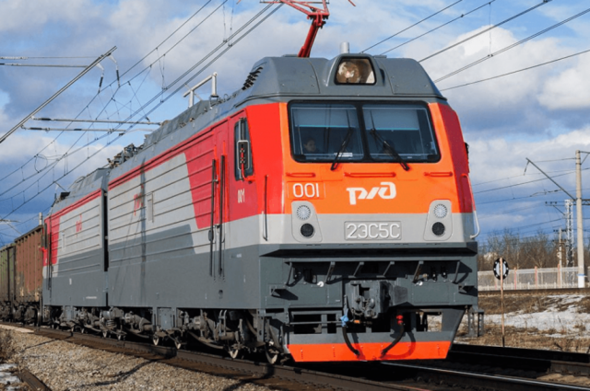    Машинист не только может доставить к нужному месту на поезде, но иногда и спасти жизнь.