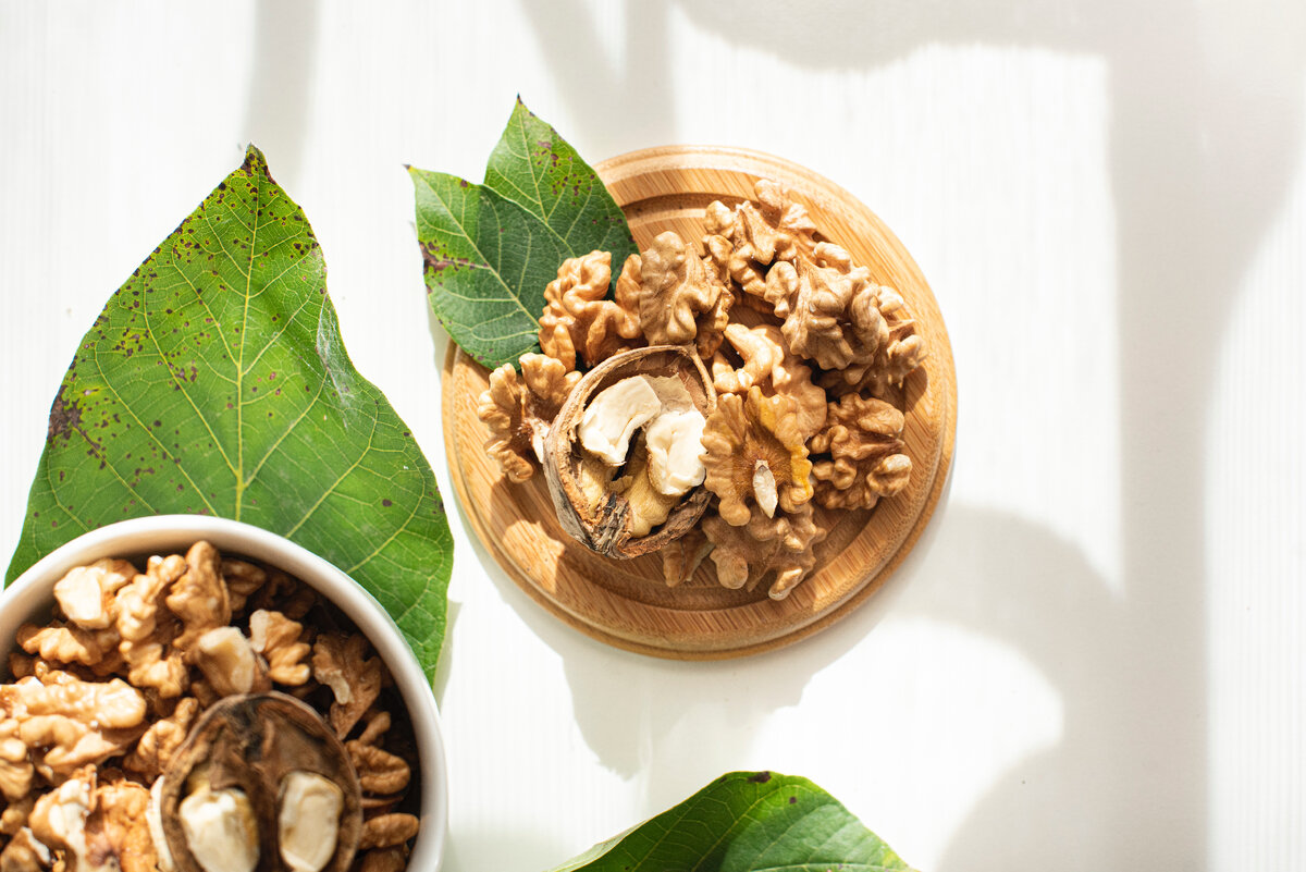 Виды грецких орехов. Орехи hd. Орехи полезные для мозга. Чем полезны орехи. Орехи и семечки.