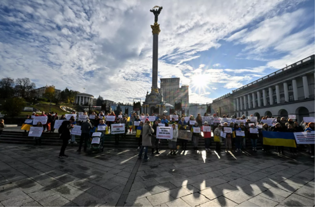    На Украине прошли митинги с требованием провести демобилизацию военных на фронте