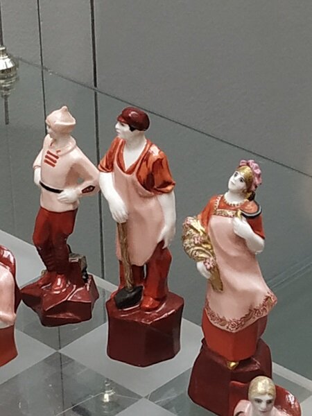 Фигуры Красных