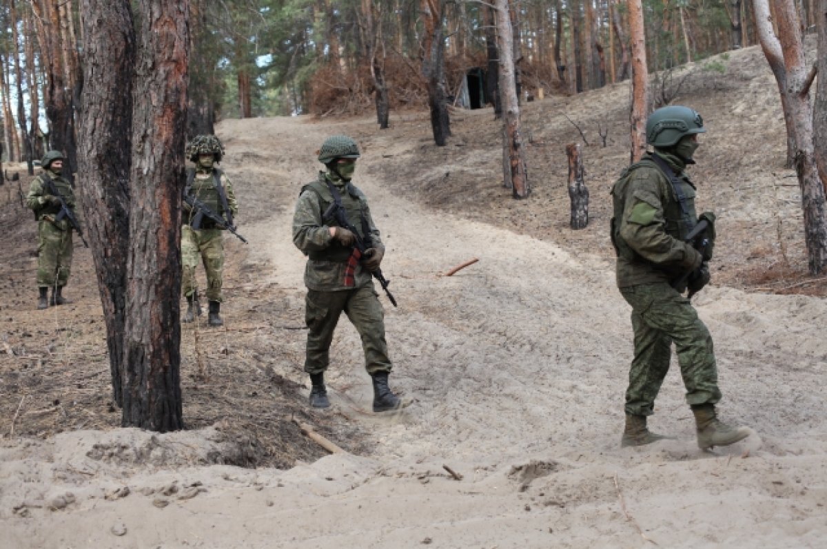    Бойцы хотят двигаться вперёд.