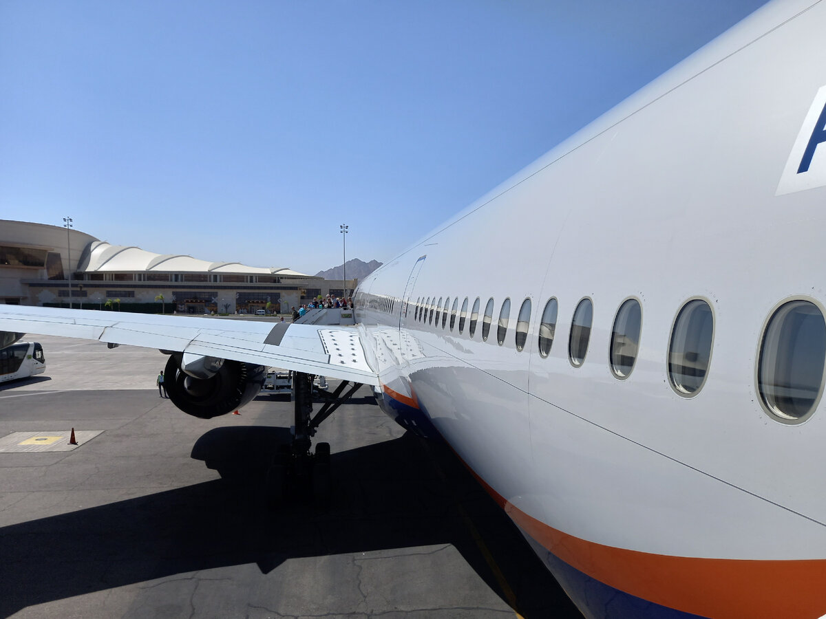 Самолет компании Аэрофлот в аэропорту города Шарм-эль-Шейх. Египет.