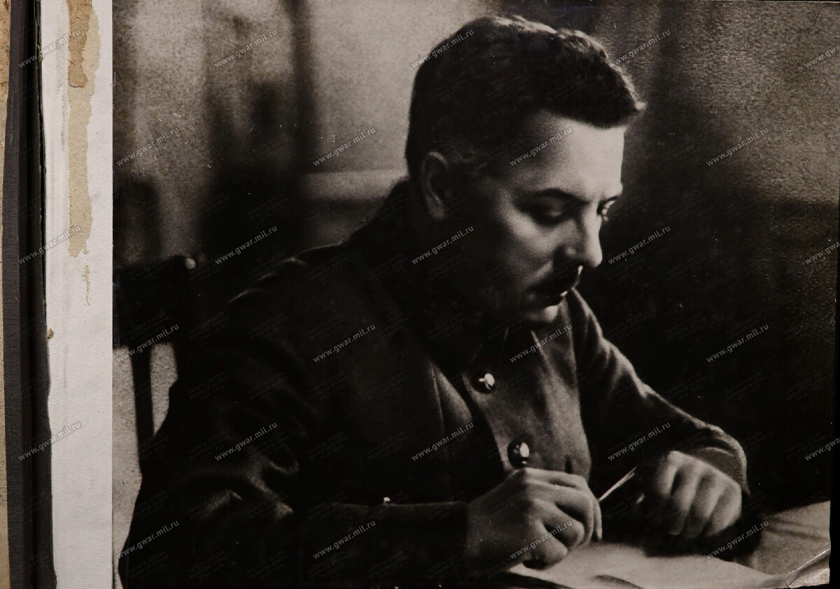 Наркомвоенмор Ворошилов