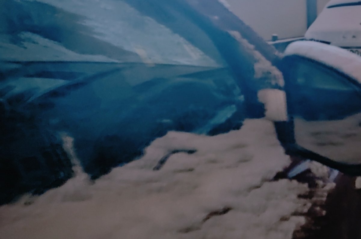    В Твери у припаркованного возле дома автомобиля украли аккумулятор