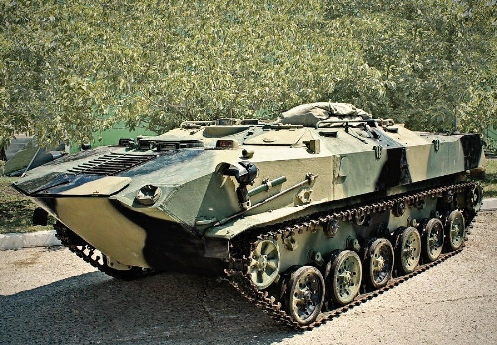 бтр-рд робот. мтлб тягач военный. транспортер гусеничный мтлб. бтр на гусеницах. бтр-д бронетранспортёр.