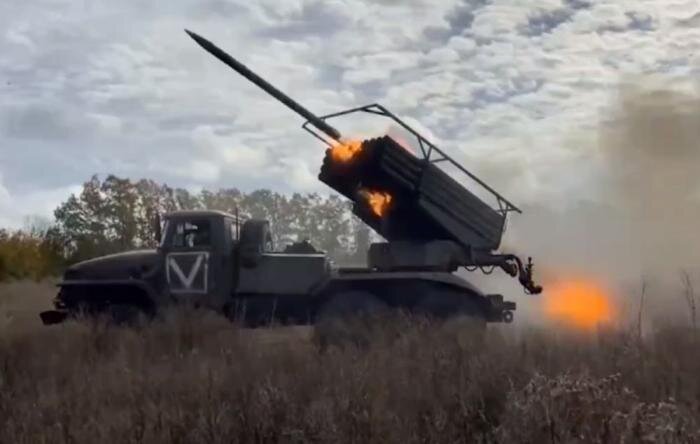 Грады легендарной 155 гвардейской бригады морской пехоты Тихоокеанского флота жгут врага под Угледаром, источник – Телеграм- канал Тихоокеанский флот