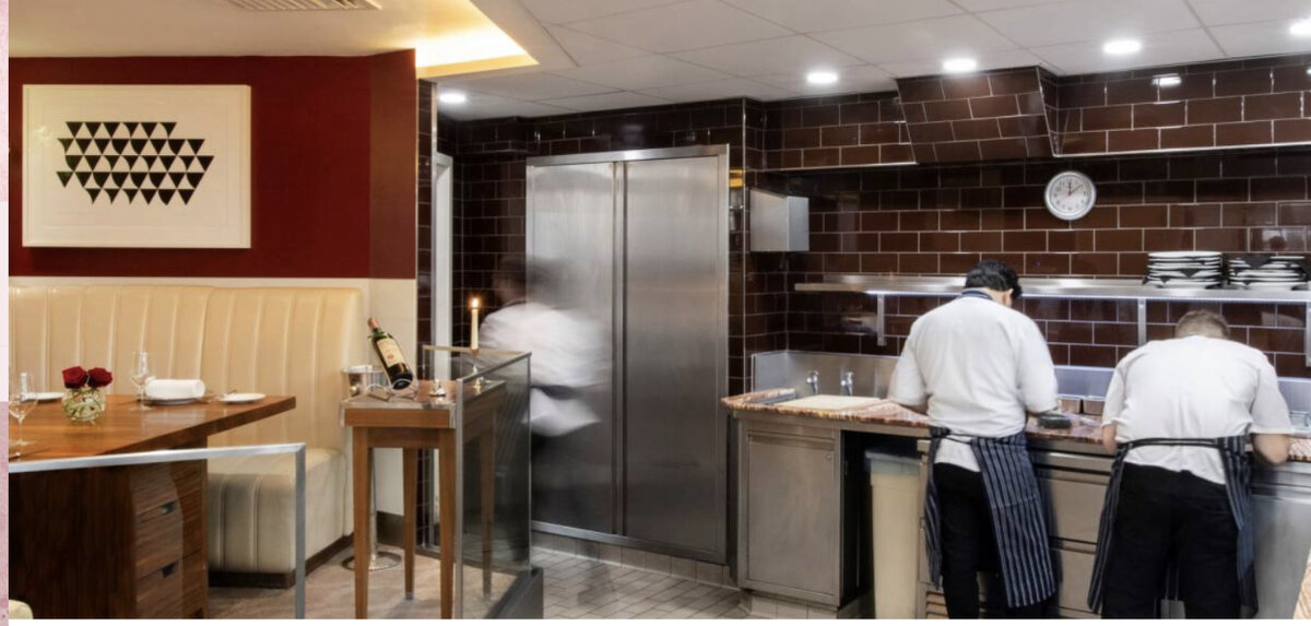 Фото с сайта https://www.gordonramsayrestaurants.com/private-dining-and-events/kitchen-tables/