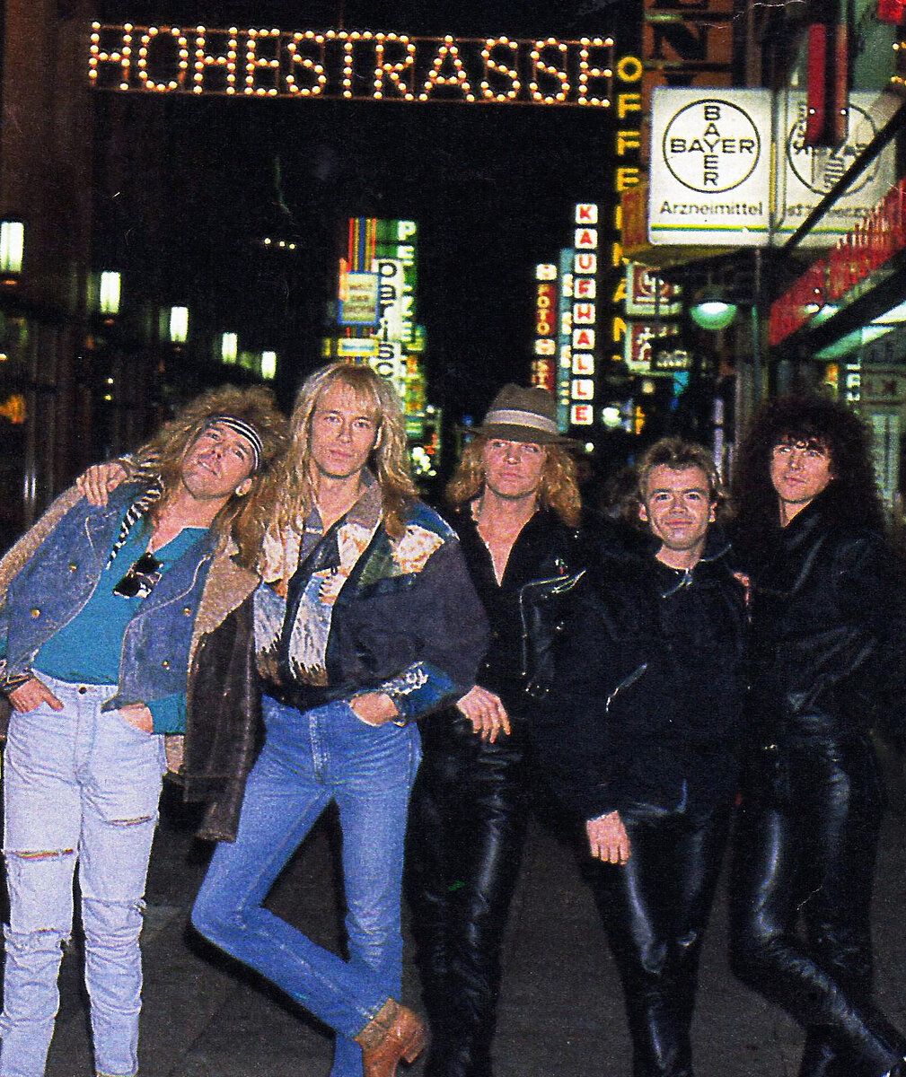 Accept. От Кёльна до всего мира